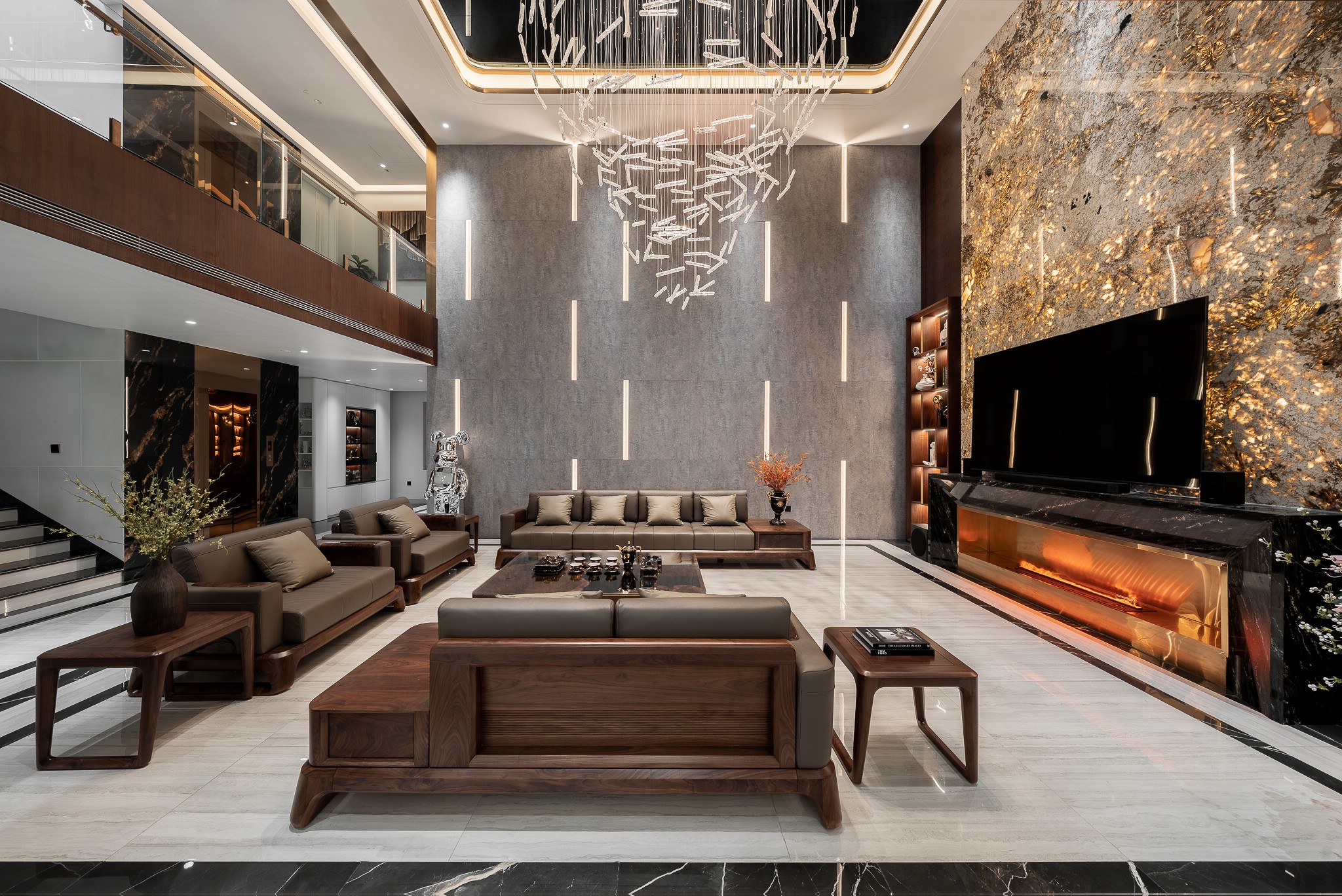 Mẫu phòng khách đẹp với sofa gỗ gụ tự nhiên và đệm da nâu xám